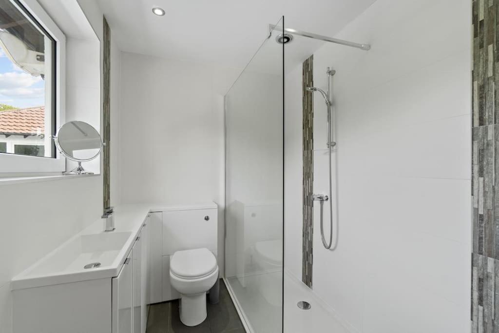 White Cottage Stunning Contemporary 2 Bedroom 2 Ensuite Annex With Hot Tub Плимът Екстериор снимка