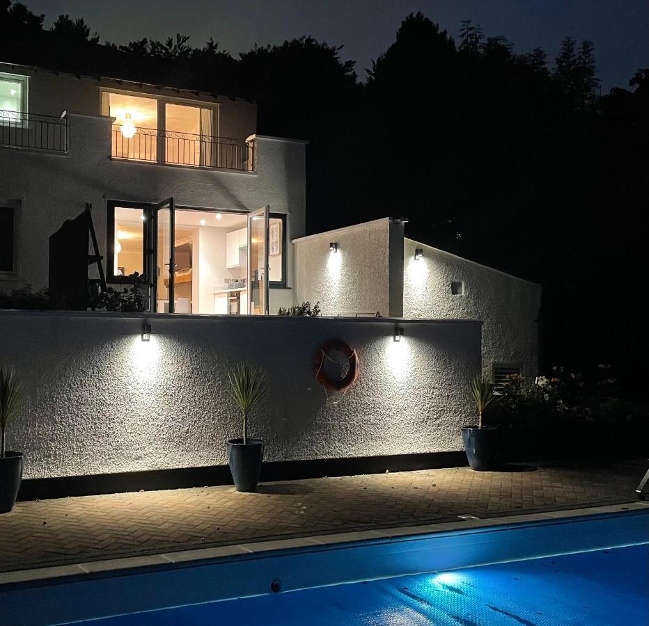 White Cottage Stunning Contemporary 2 Bedroom 2 Ensuite Annex With Hot Tub Плимът Екстериор снимка